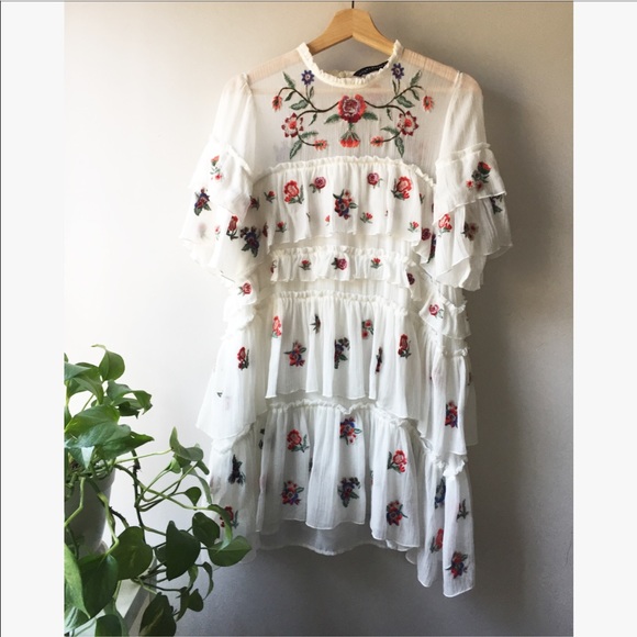 Zara Dresses & Skirts - Zara floral dress